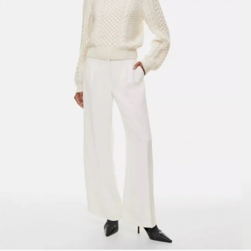Aritzia Effortless Pant light birch NWT